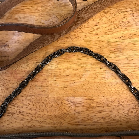 Fossil Brown Leather Brass Tone Chain Handle, leather Crossbody Strap Bag - Picture 12 of 16